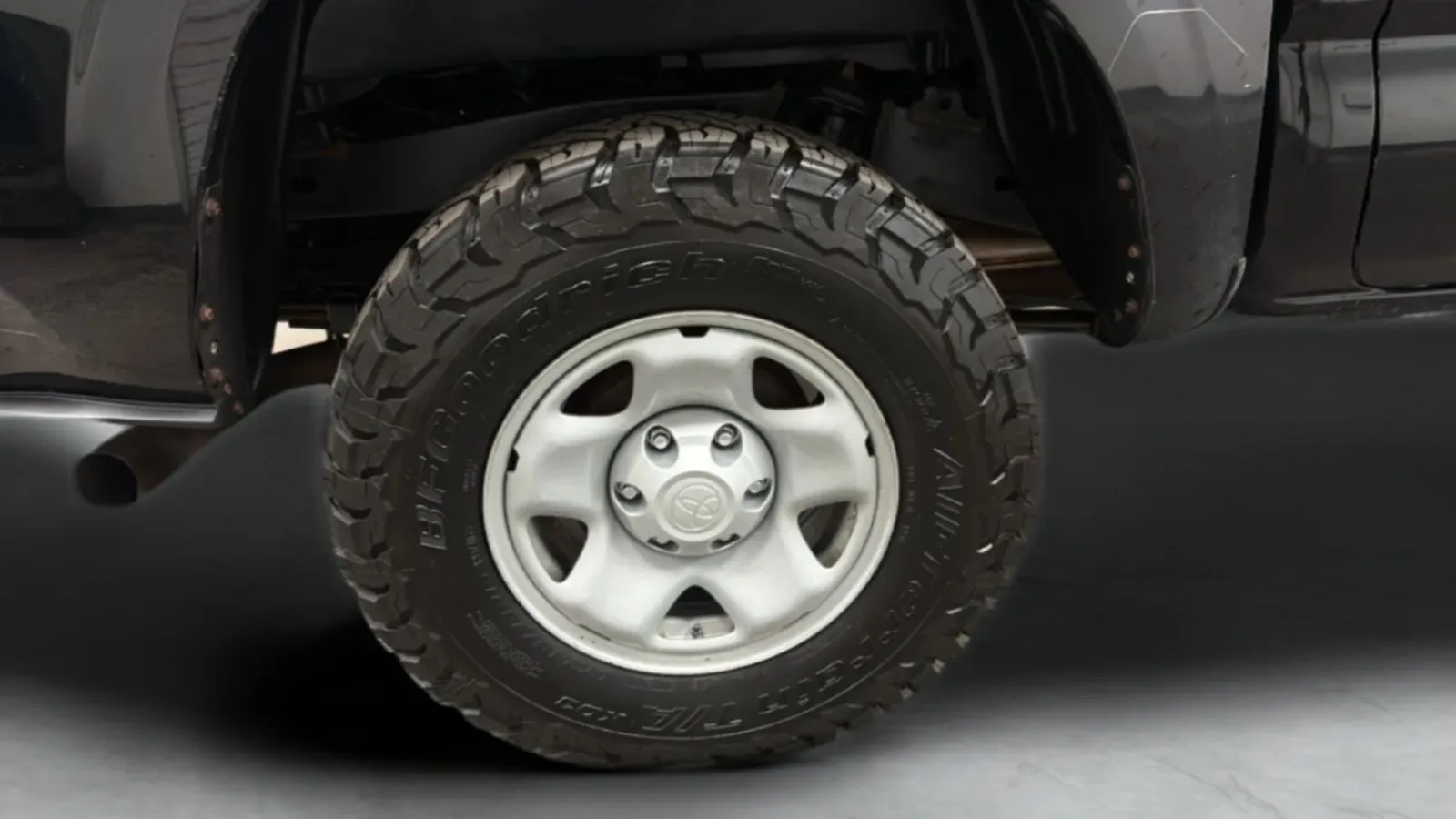 Toyota Tacoma photo 24