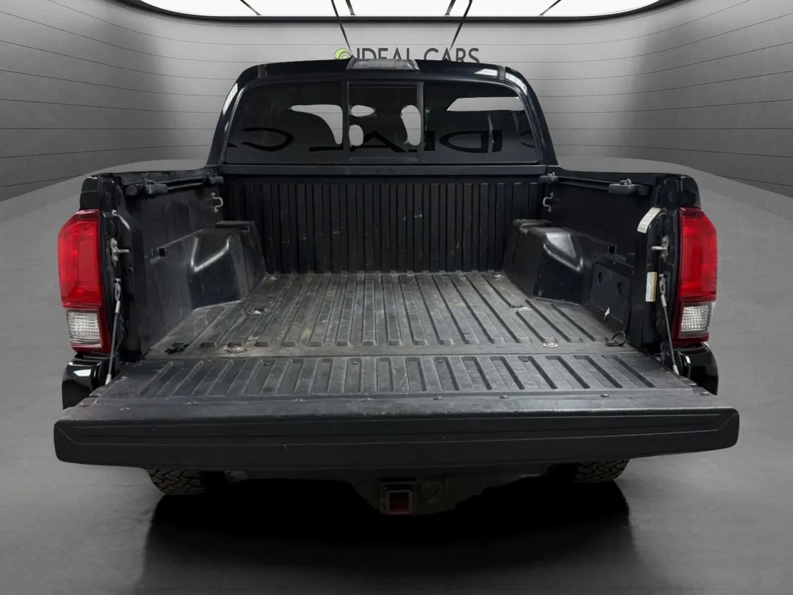Toyota Tacoma photo 19