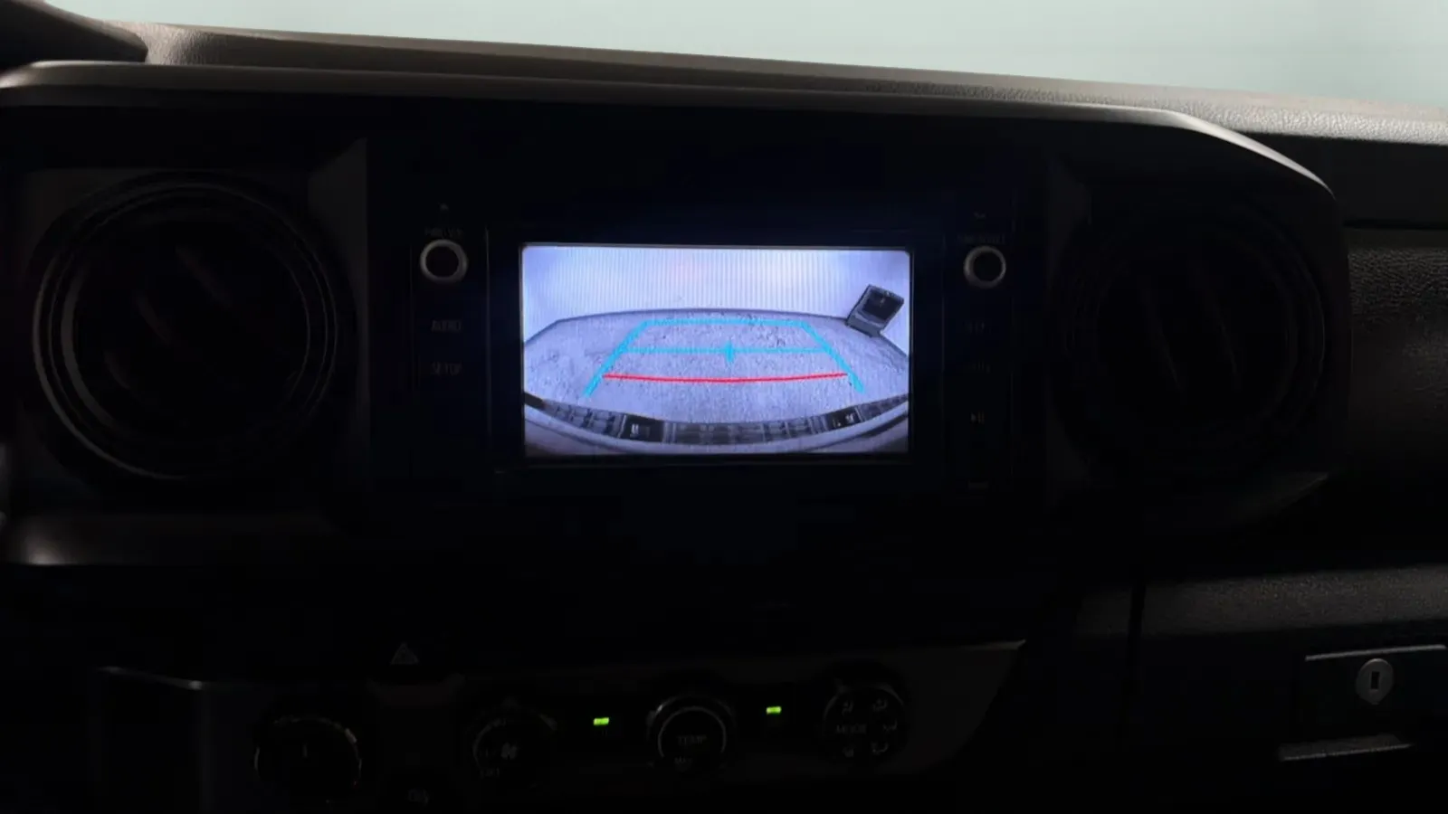 Toyota Tacoma photo 14