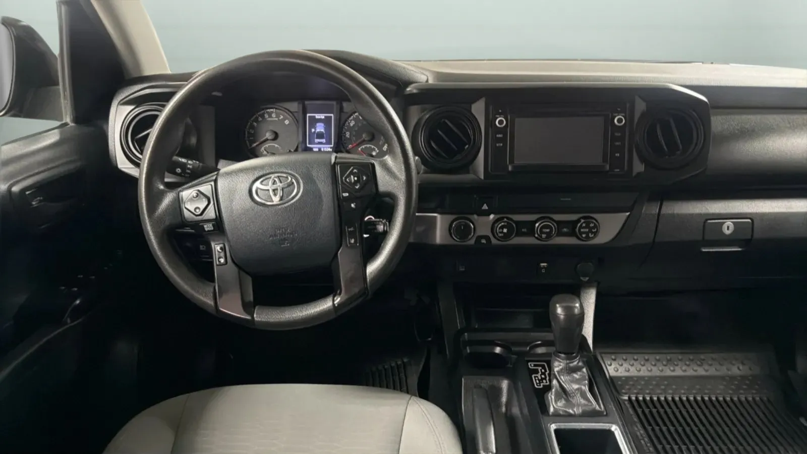Toyota Tacoma photo 10