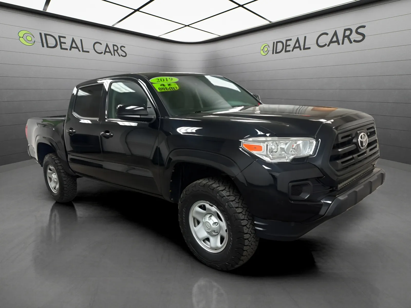 Toyota Tacoma photo 3