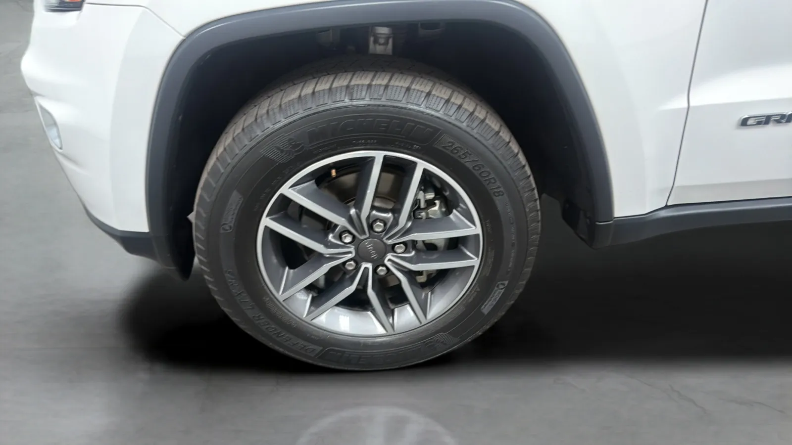 Jeep Grand Cherokee photo 30
