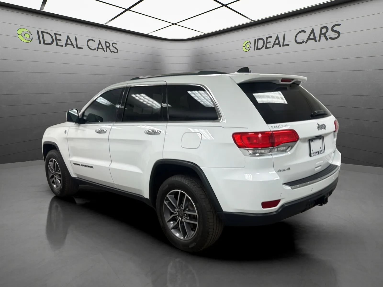 Jeep Grand Cherokee photo 3