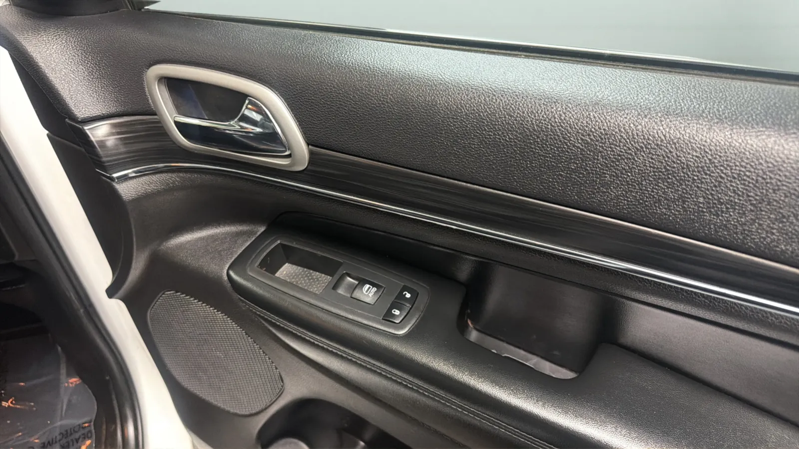 Jeep Grand Cherokee photo 18