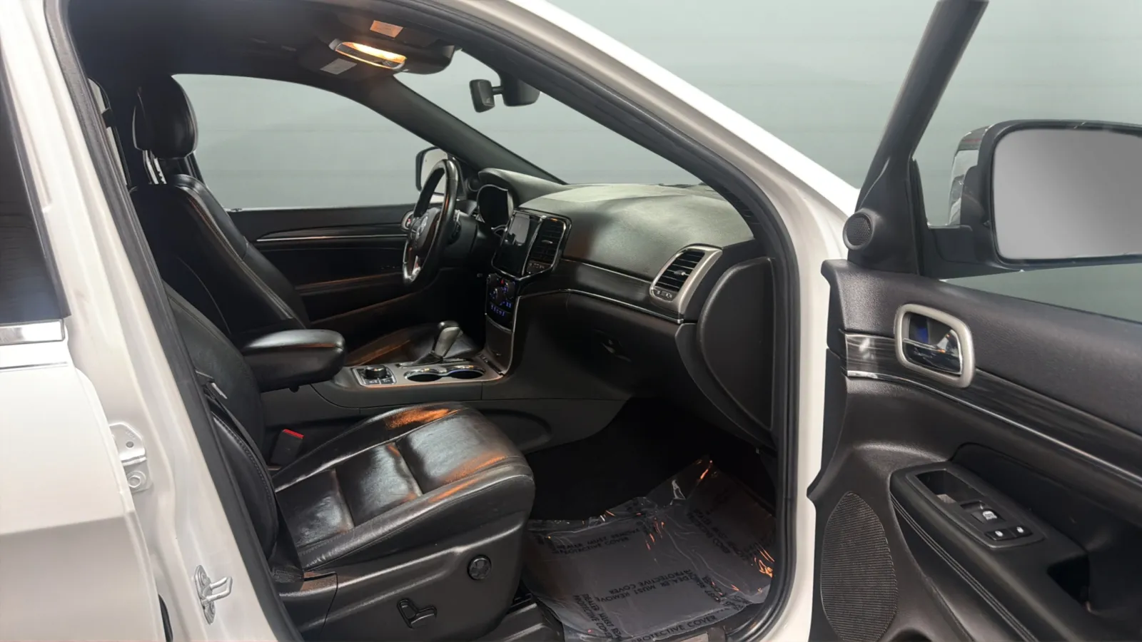 Jeep Grand Cherokee photo 23