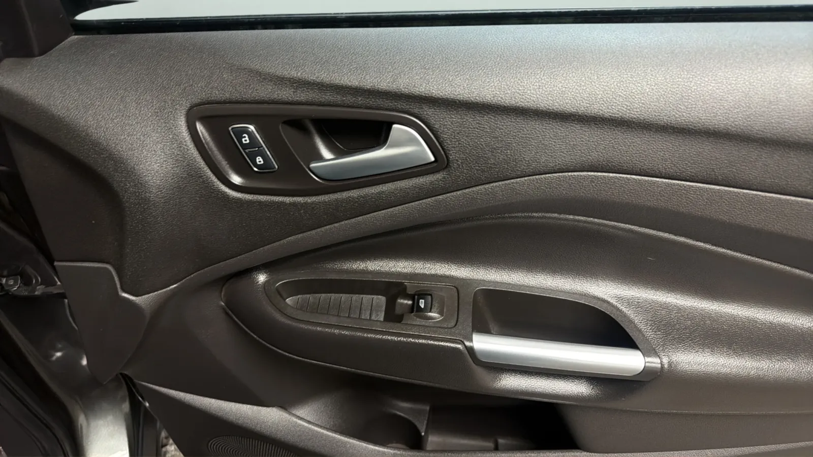 Ford Escape photo 17