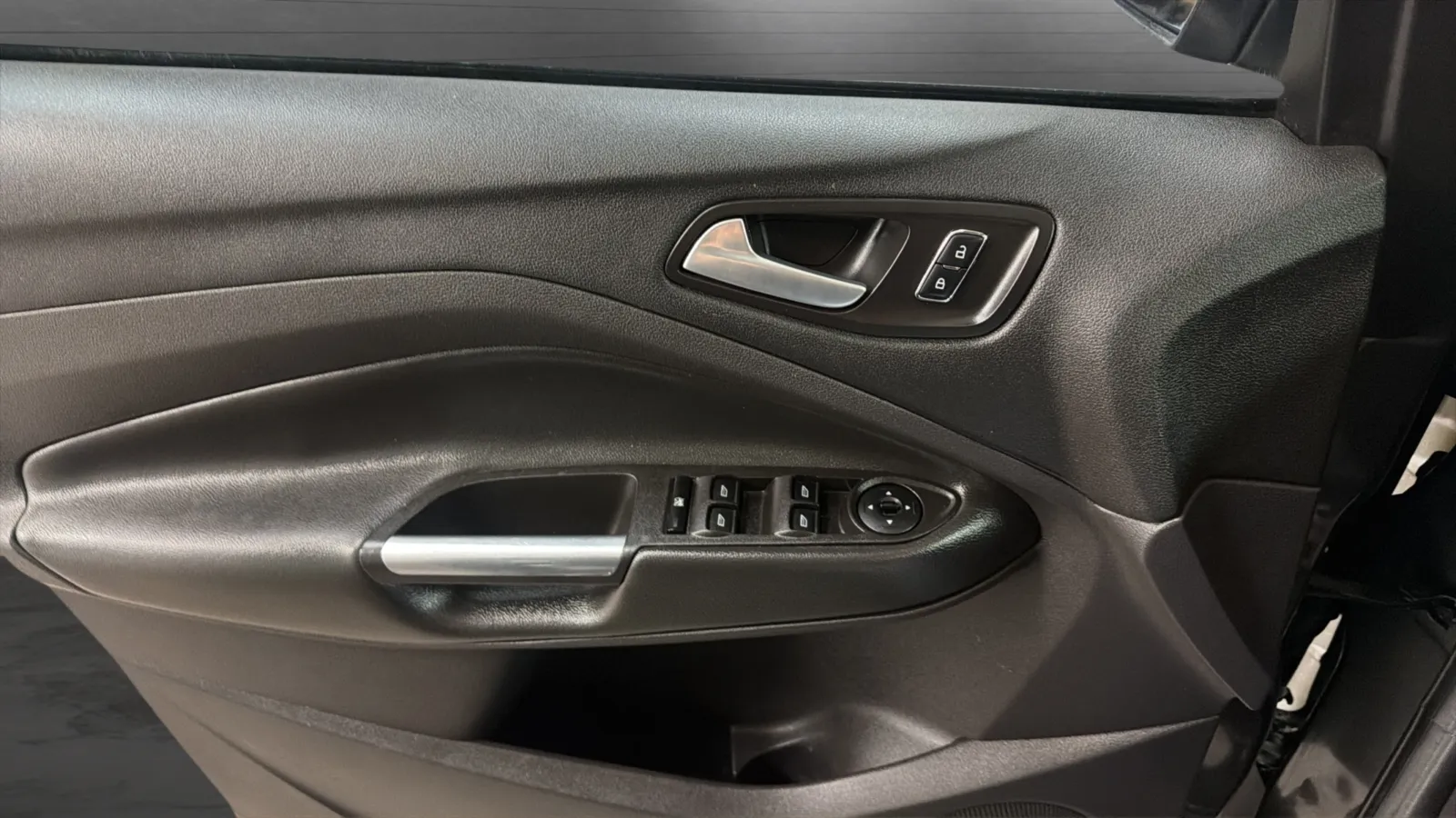 Ford Escape photo 16