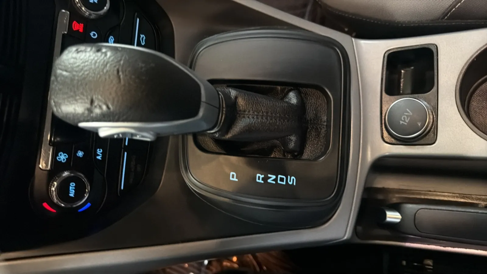 Ford Escape photo 12
