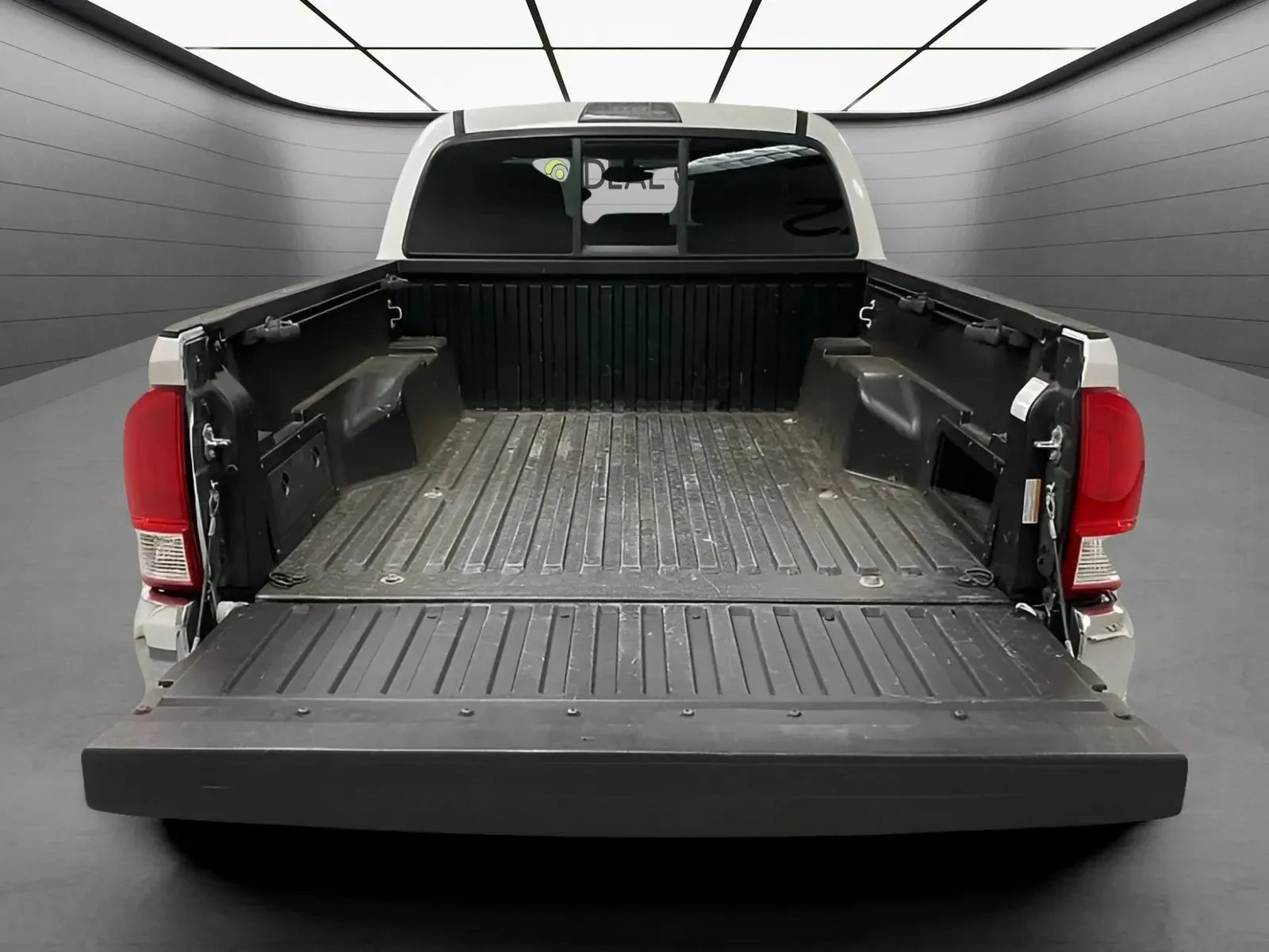 2016 Toyota Tacoma SR5 - Photo 13
