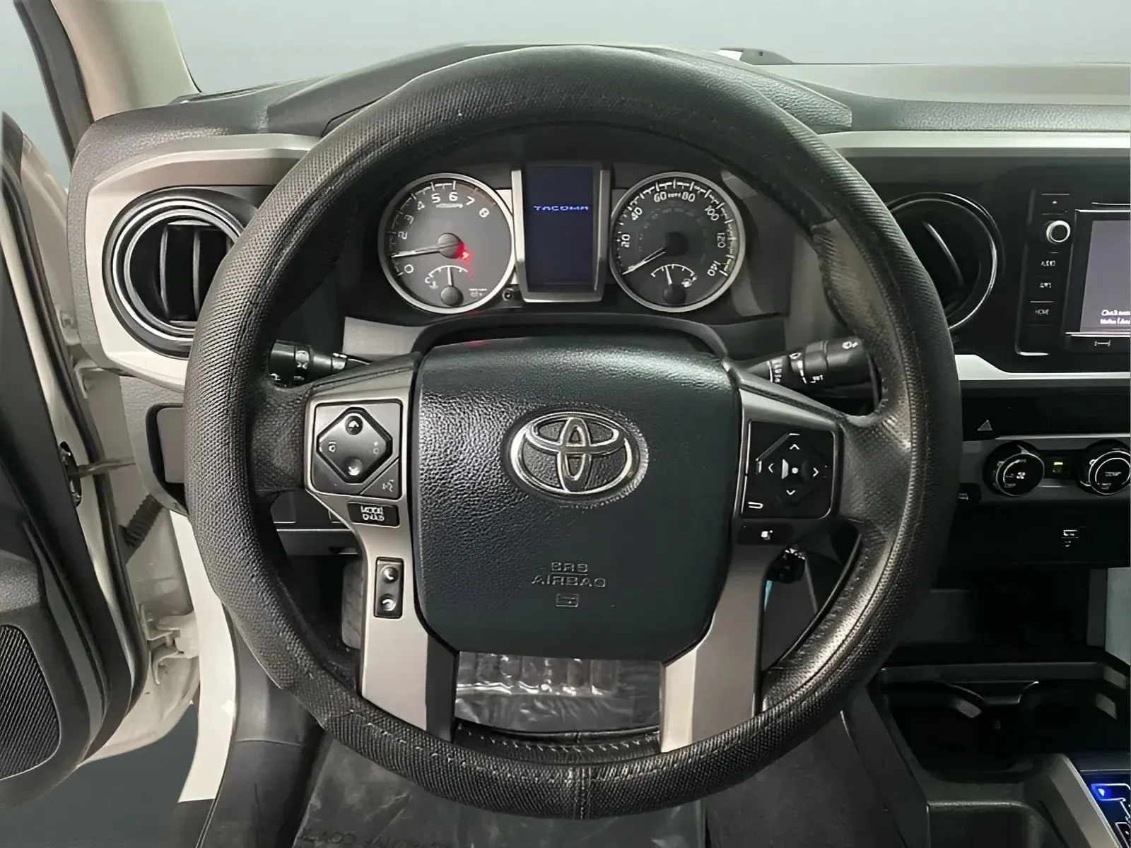 2016 Toyota Tacoma SR5 - Photo 18