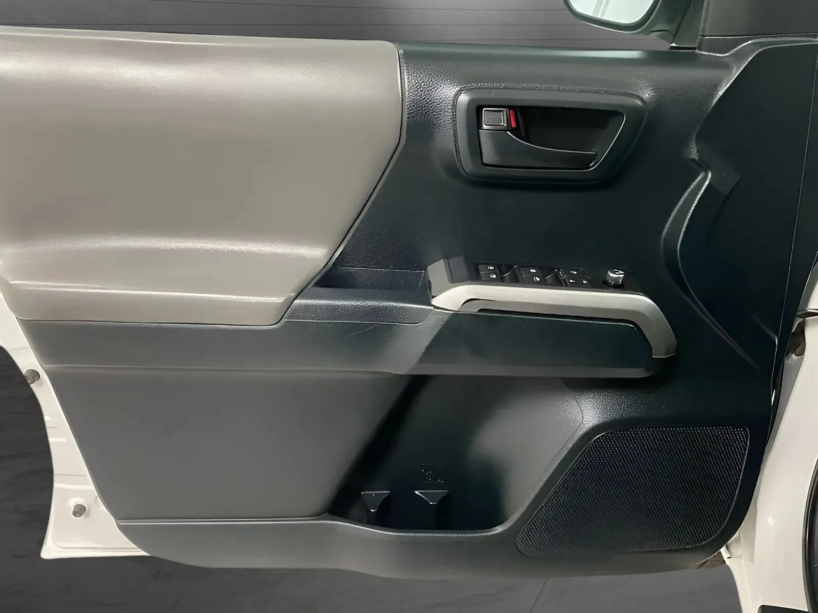 2016 Toyota Tacoma SR5 - Photo 10