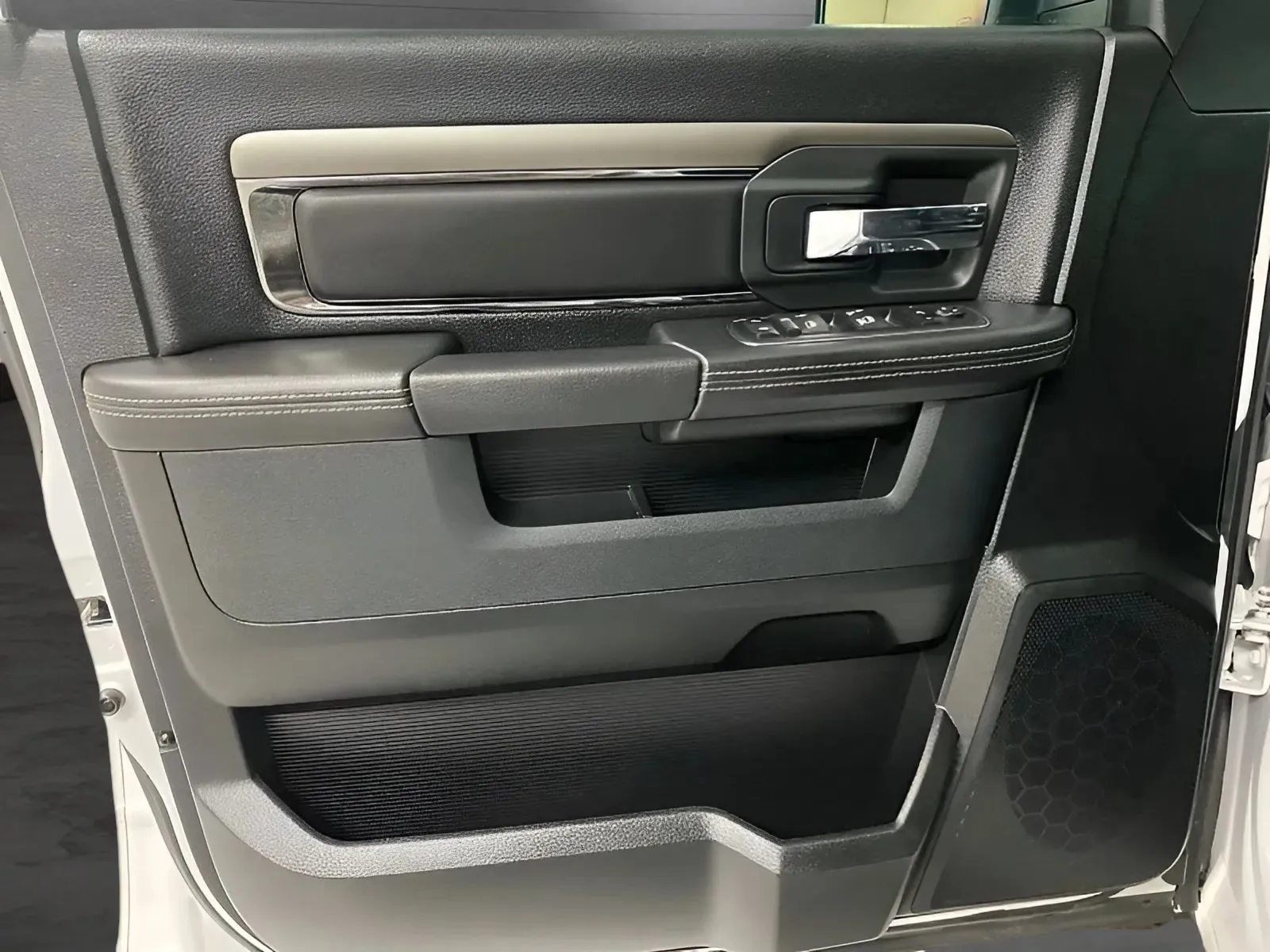2017 RAM Ram 1500 Pickup Night - Photo 10