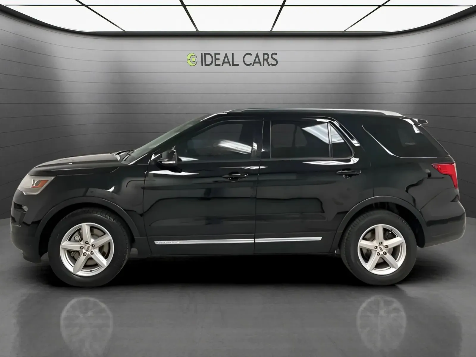 2018 Ford Explorer XLT - Photo 8