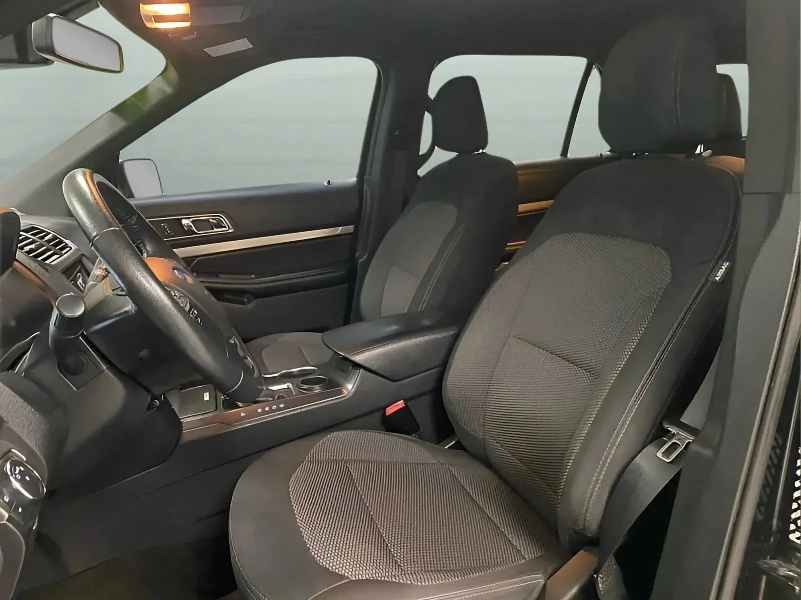 2018 Ford Explorer XLT - Photo 9