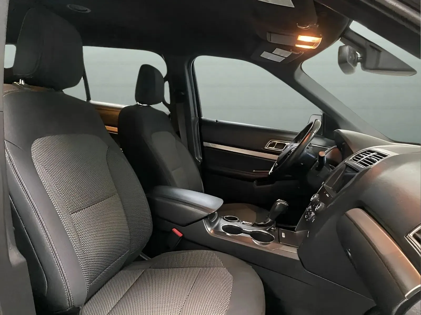 2018 Ford Explorer XLT - Photo 14