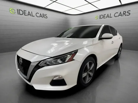 White 2021 Nissan Altima 2.5 SV for sale in Mesa, AZ