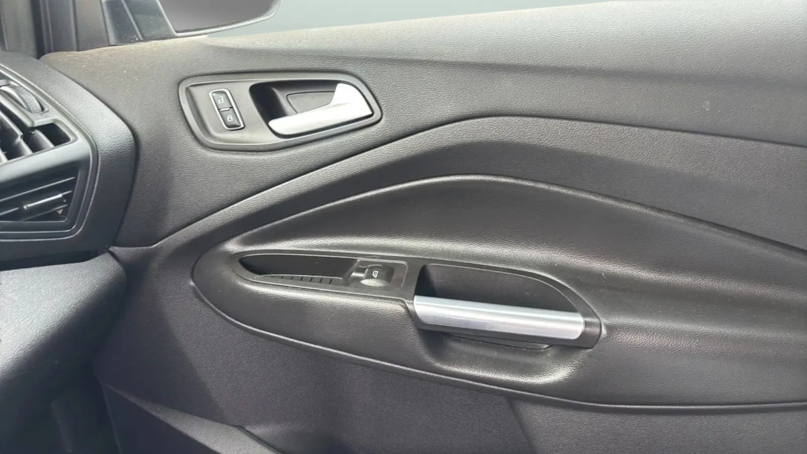 2014 Ford Escape SE - Photo 18