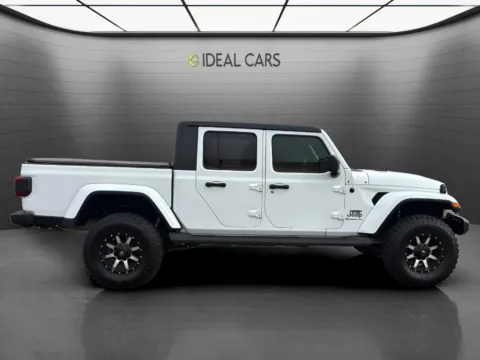 More photos of 2020 Jeep Gladiator Overland at Ideal Cars - at Broadway Rd., AZ