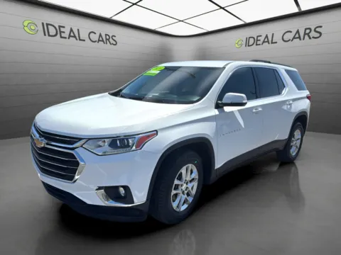 White 2020 Chevrolet Traverse LT Cloth for sale in Mesa, AZ