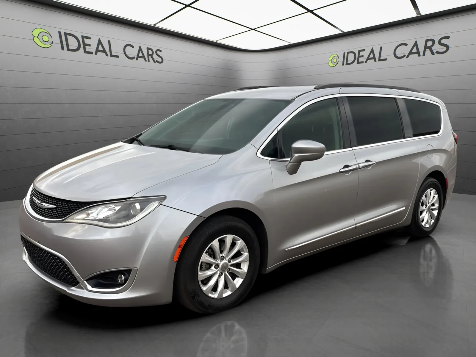 Silver 2017 Chrysler Pacifica Touring-L for sale in Mesa, AZ