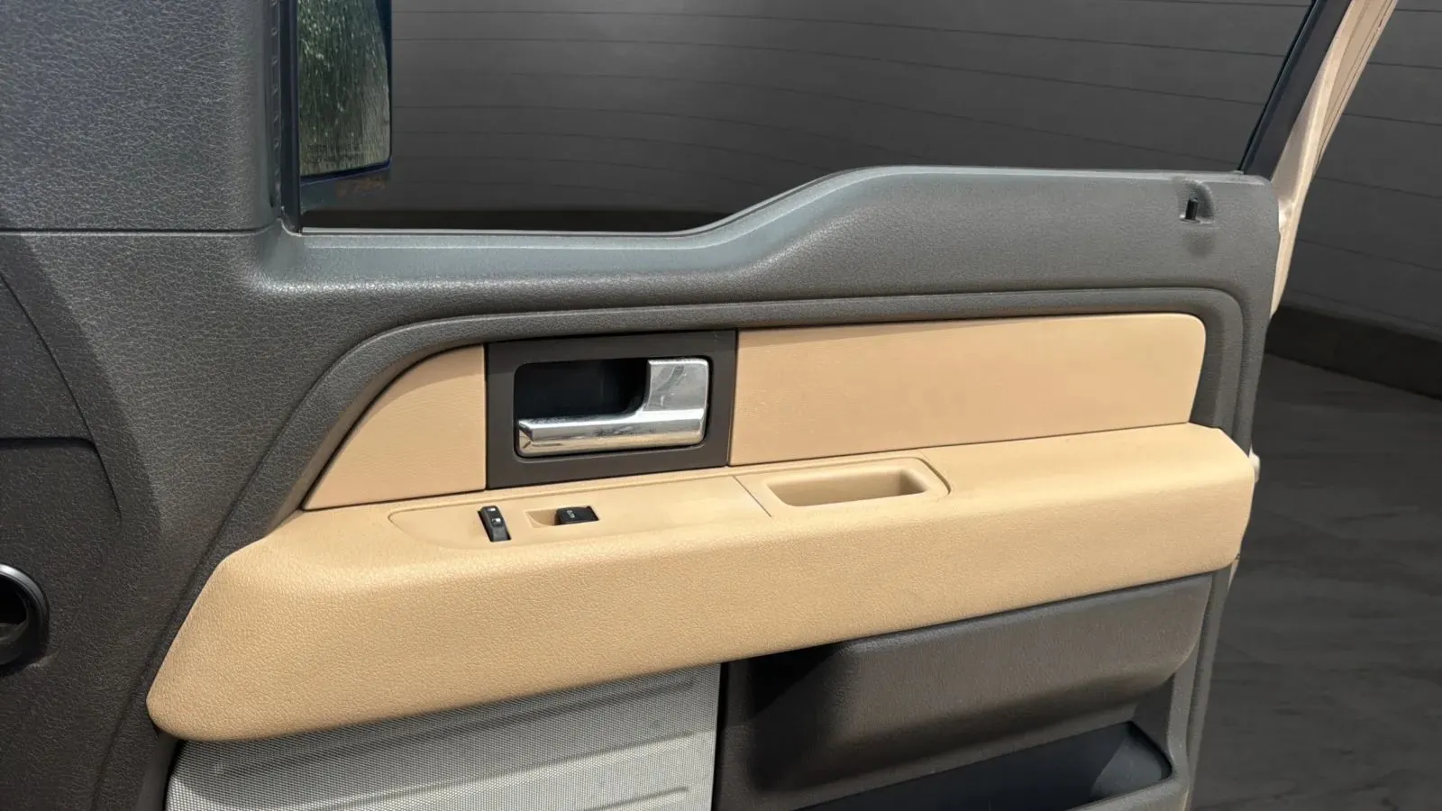 Ford F-150 photo 17
