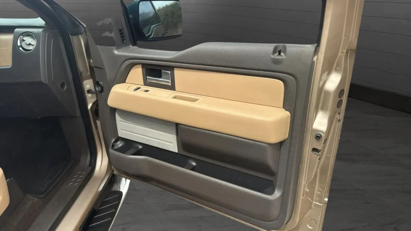 Ford F-150 photo 21