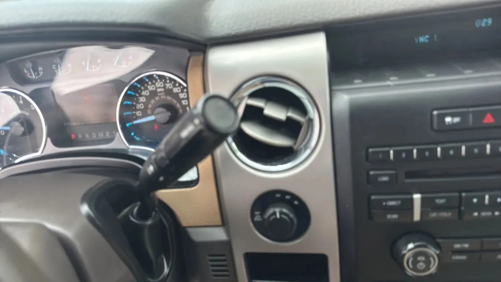Ford F-150 photo 11