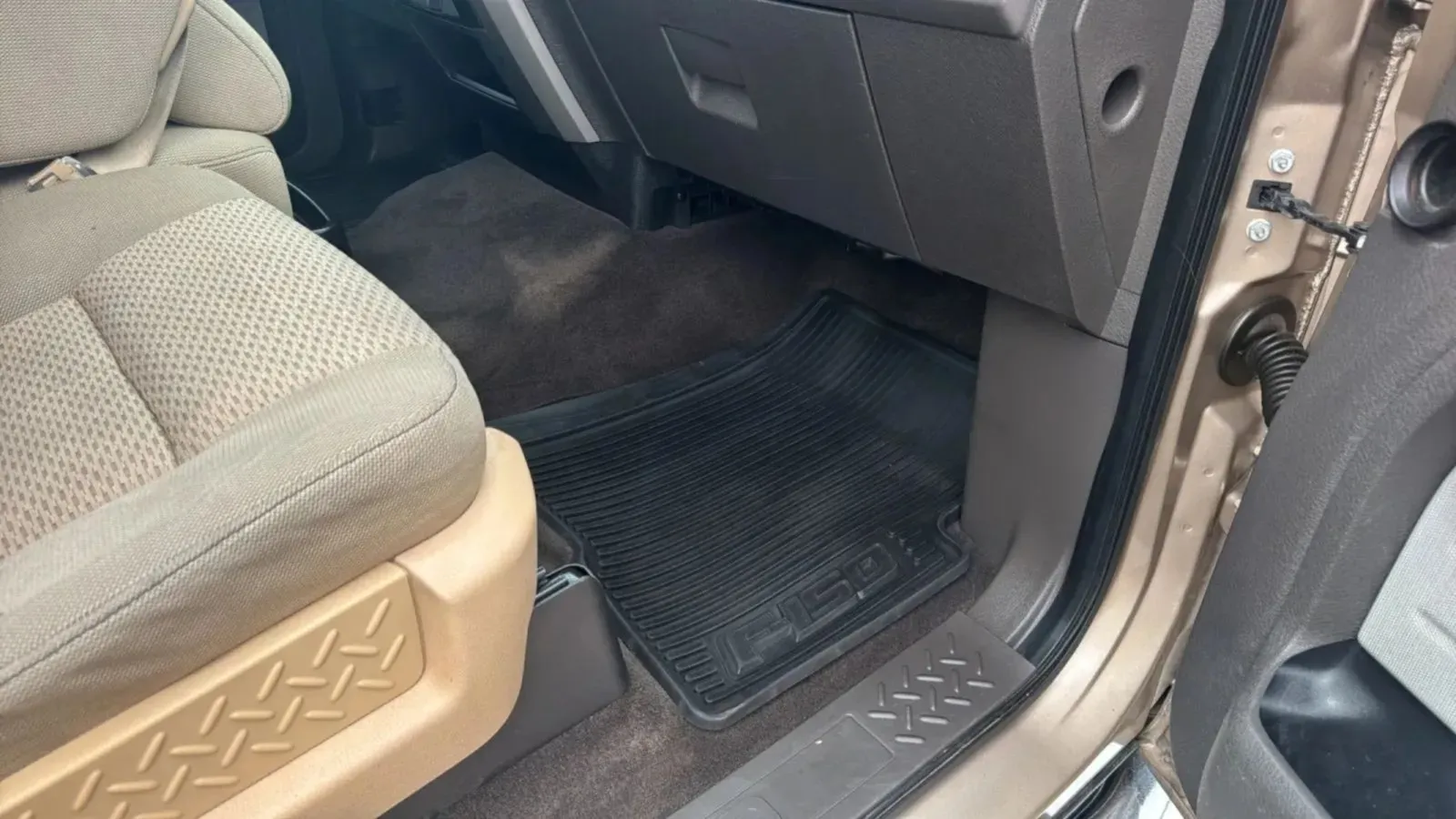 Ford F-150 photo 28