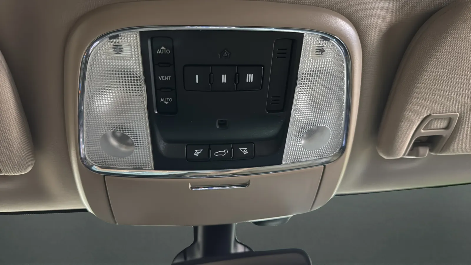 Jeep Grand Cherokee photo 22
