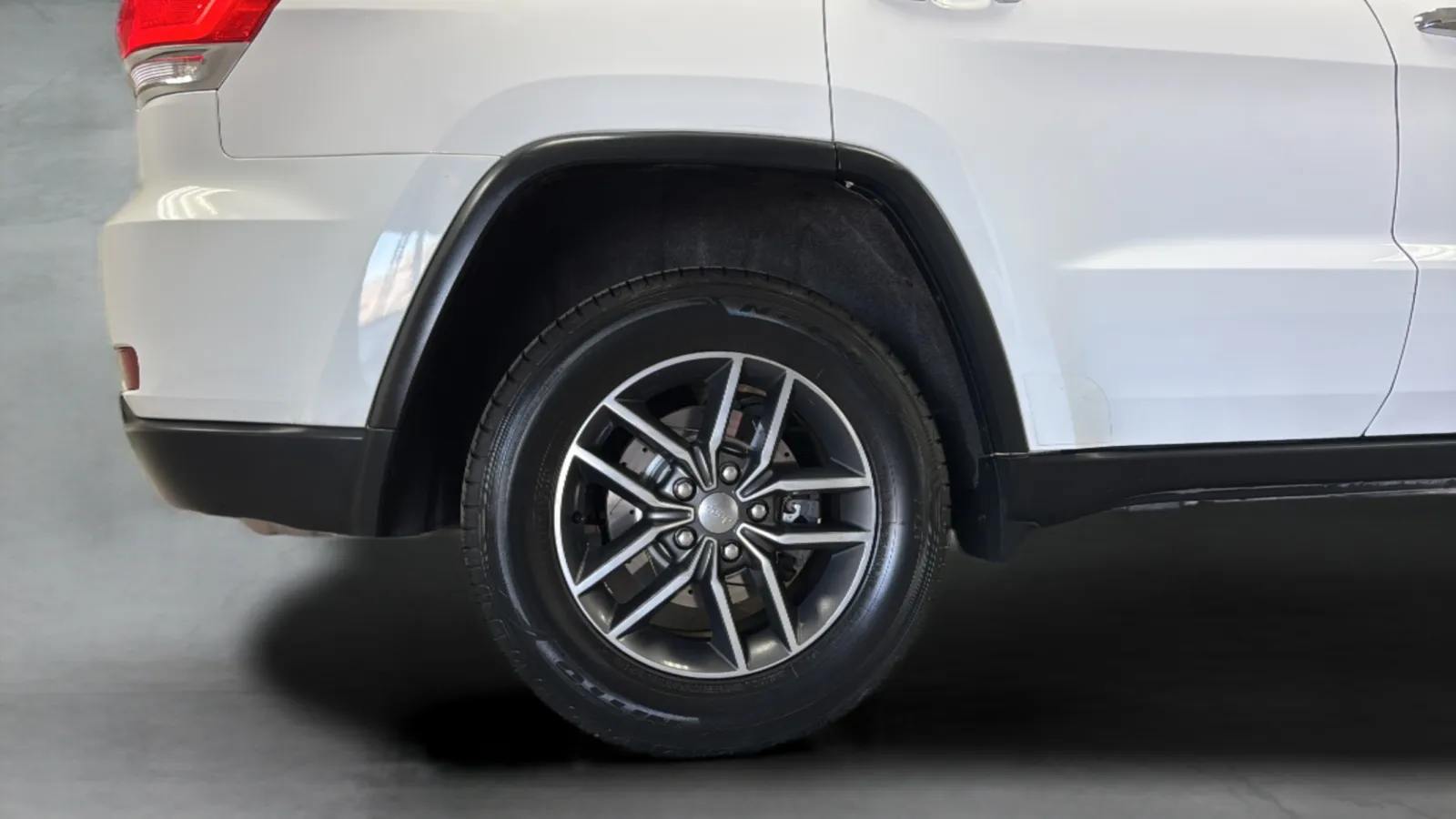 Jeep Grand Cherokee photo 31