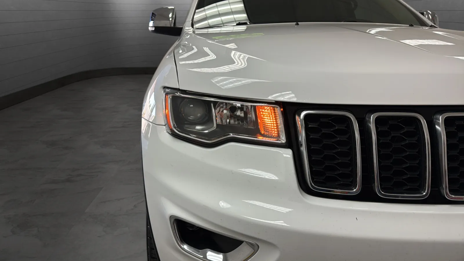Jeep Grand Cherokee photo 30