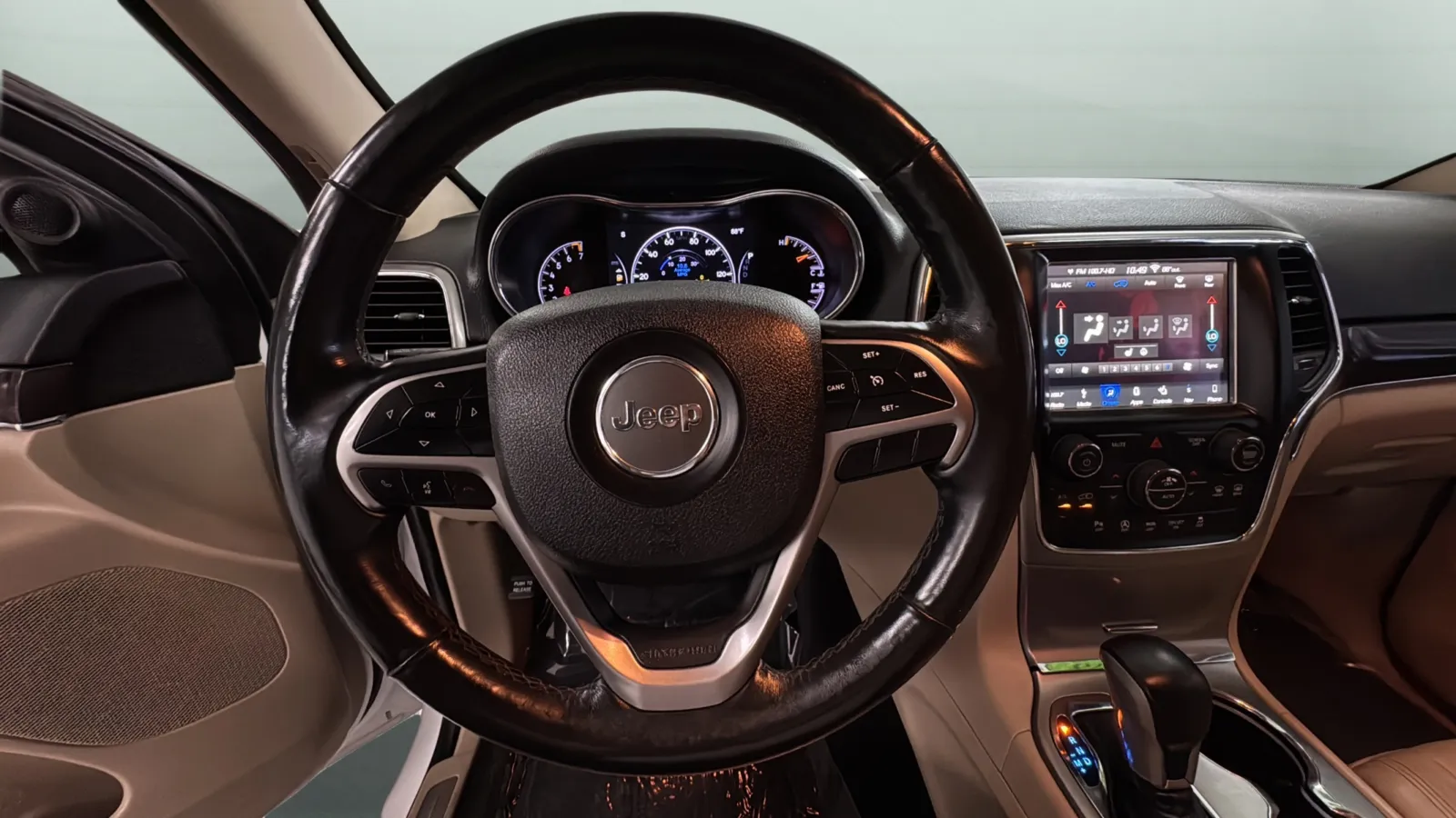 Jeep Grand Cherokee photo 23