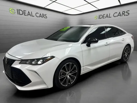White 2019 Toyota Avalon XSE for sale in Mesa, AZ