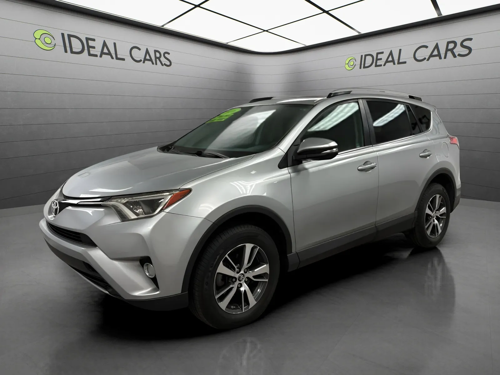 Silver 2016 Toyota RAV4 XLE for sale in Mesa, AZ