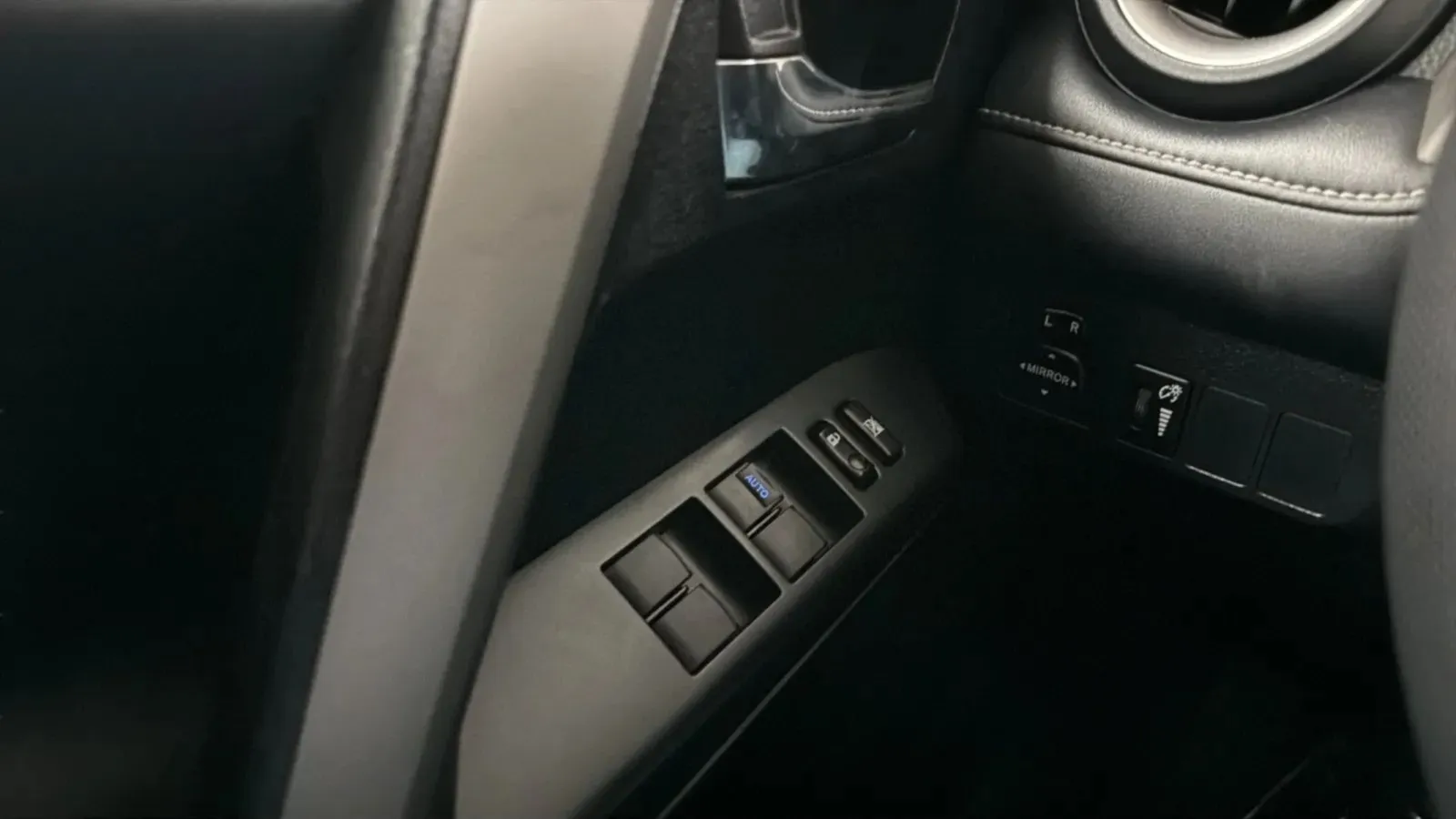 Toyota RAV4 photo 17