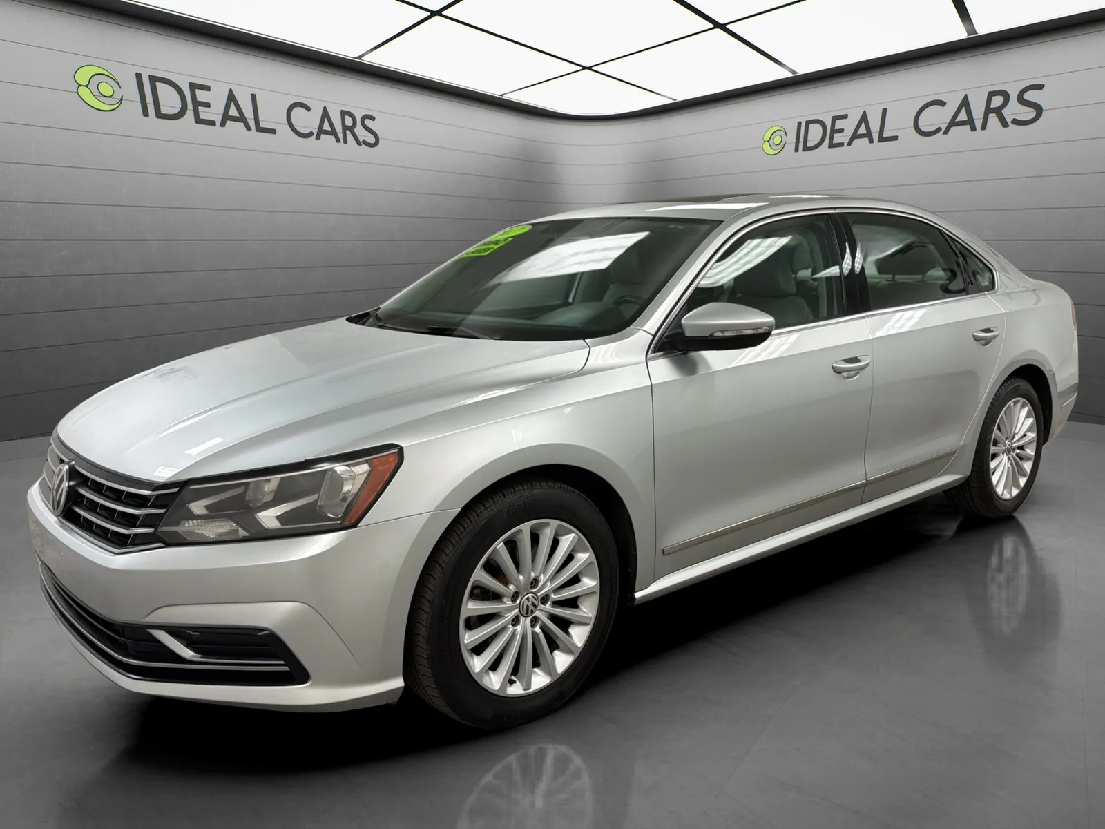 Silver 2017 Volkswagen Passat 1.8T SE for sale in Mesa, AZ