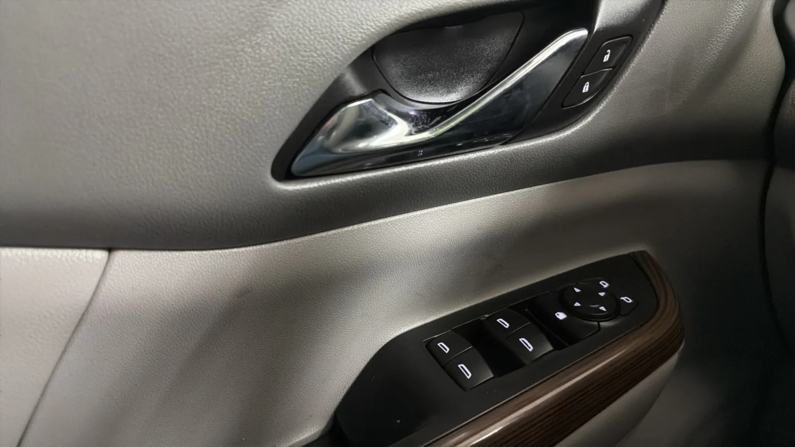 GMC Acadia photo 15