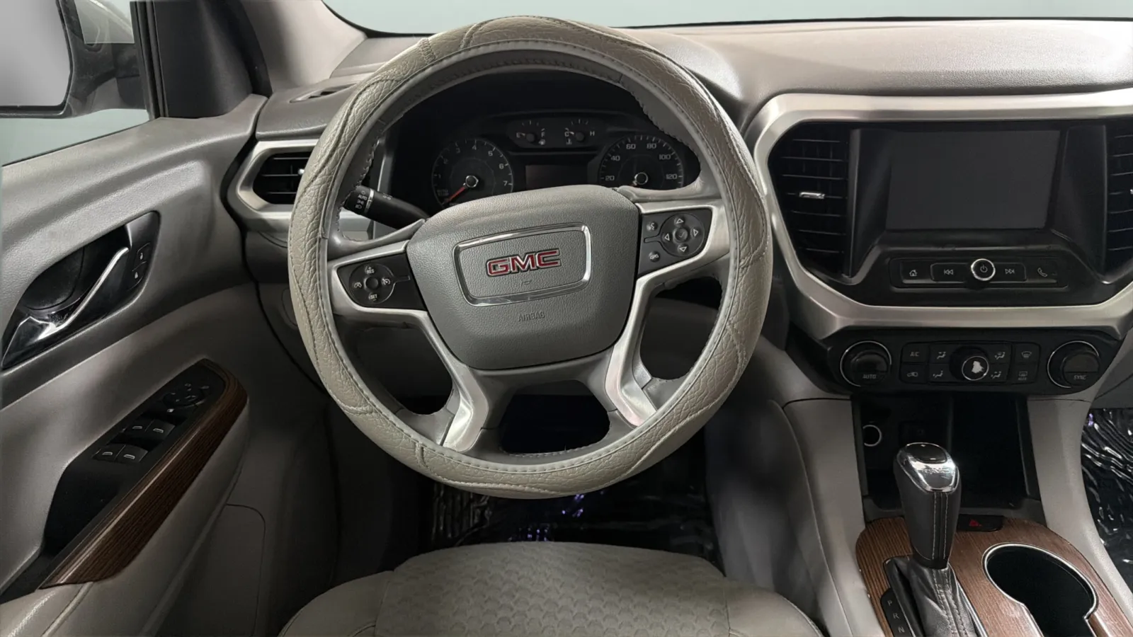 GMC Acadia photo 10