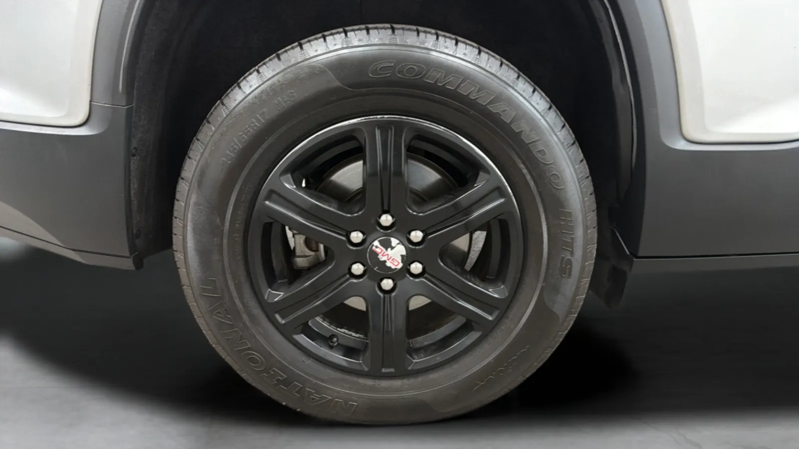 GMC Acadia photo 26