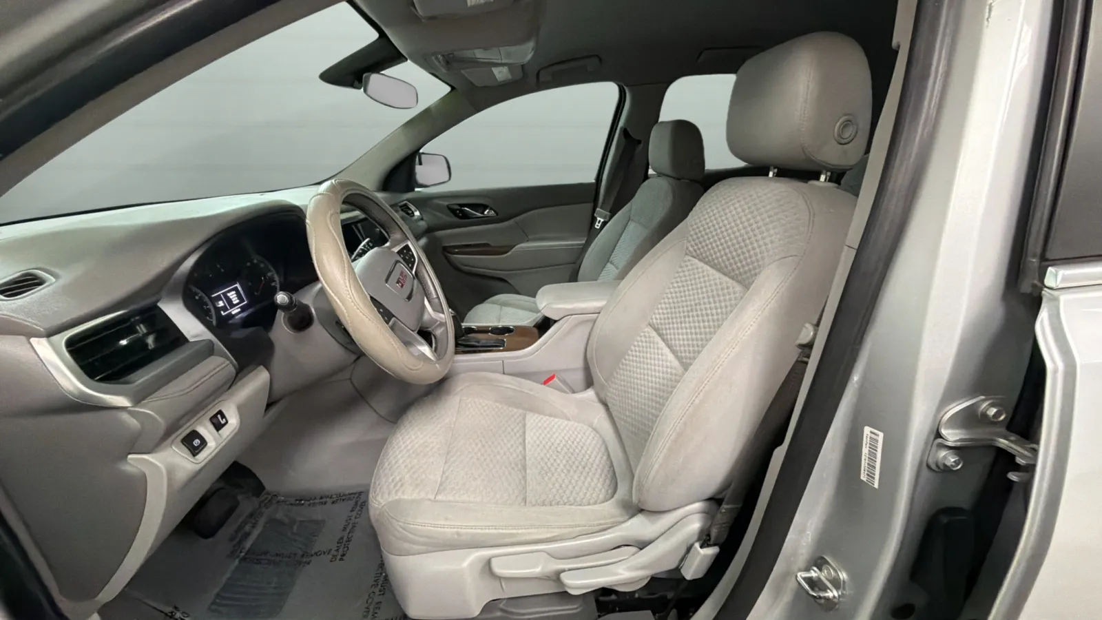 GMC Acadia photo 19