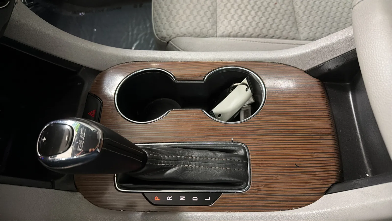 GMC Acadia photo 12