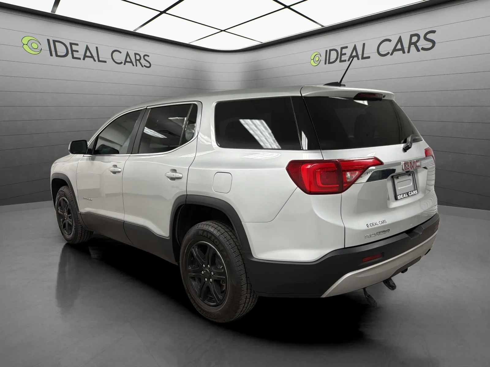 GMC Acadia photo 7