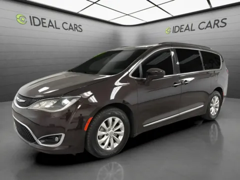 Red 2017 Chrysler Pacifica Touring-L for sale in Mesa, AZ
