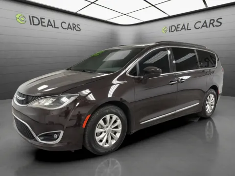 Red 2017 Chrysler Pacifica Touring-L for sale in Mesa, AZ