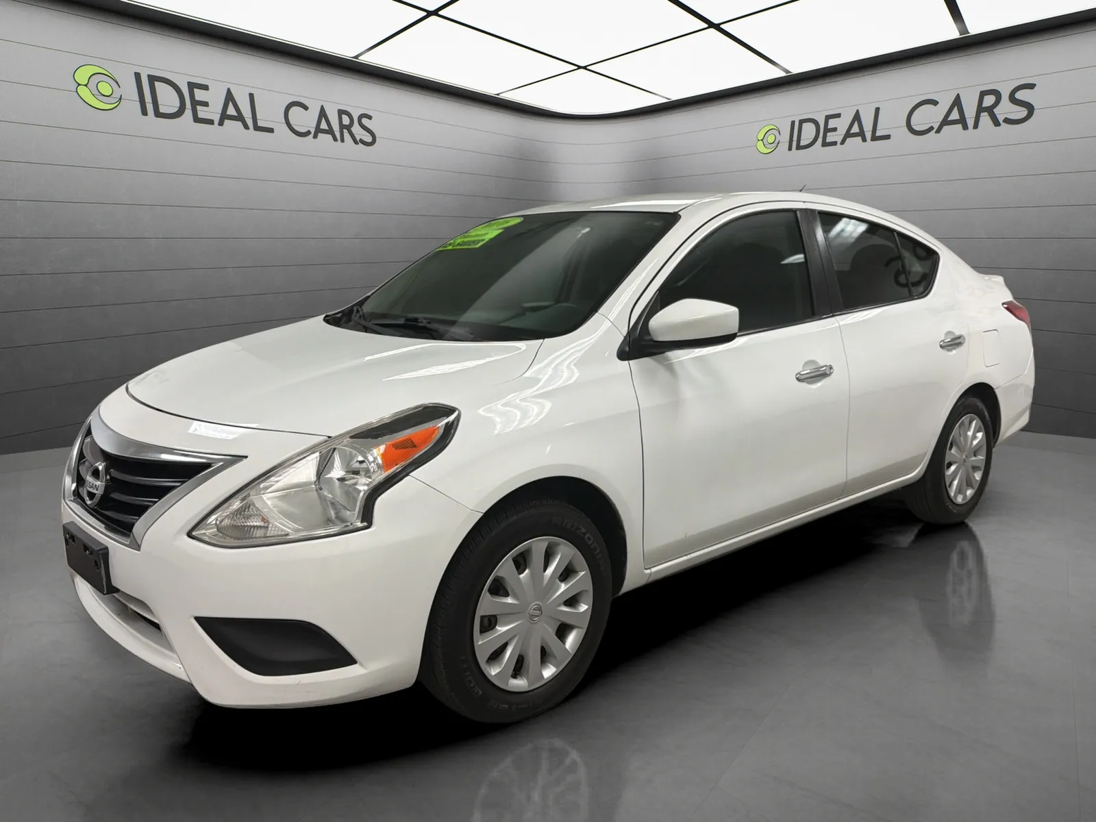 White 2016 Nissan Versa 1.6 SV for sale in Mesa, AZ