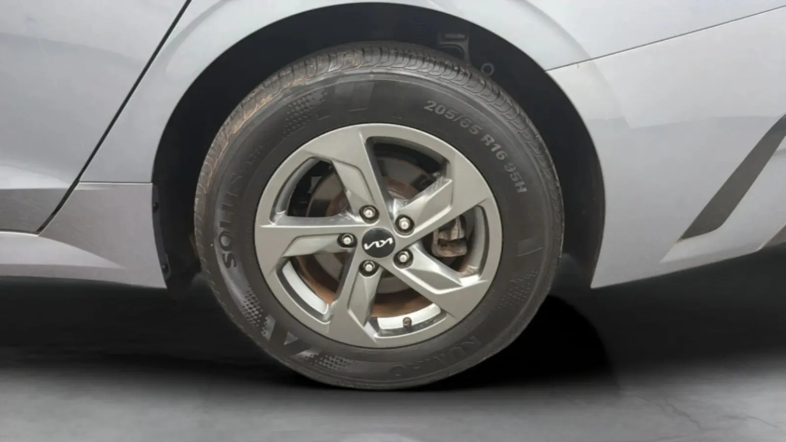 Kia K5 photo 28