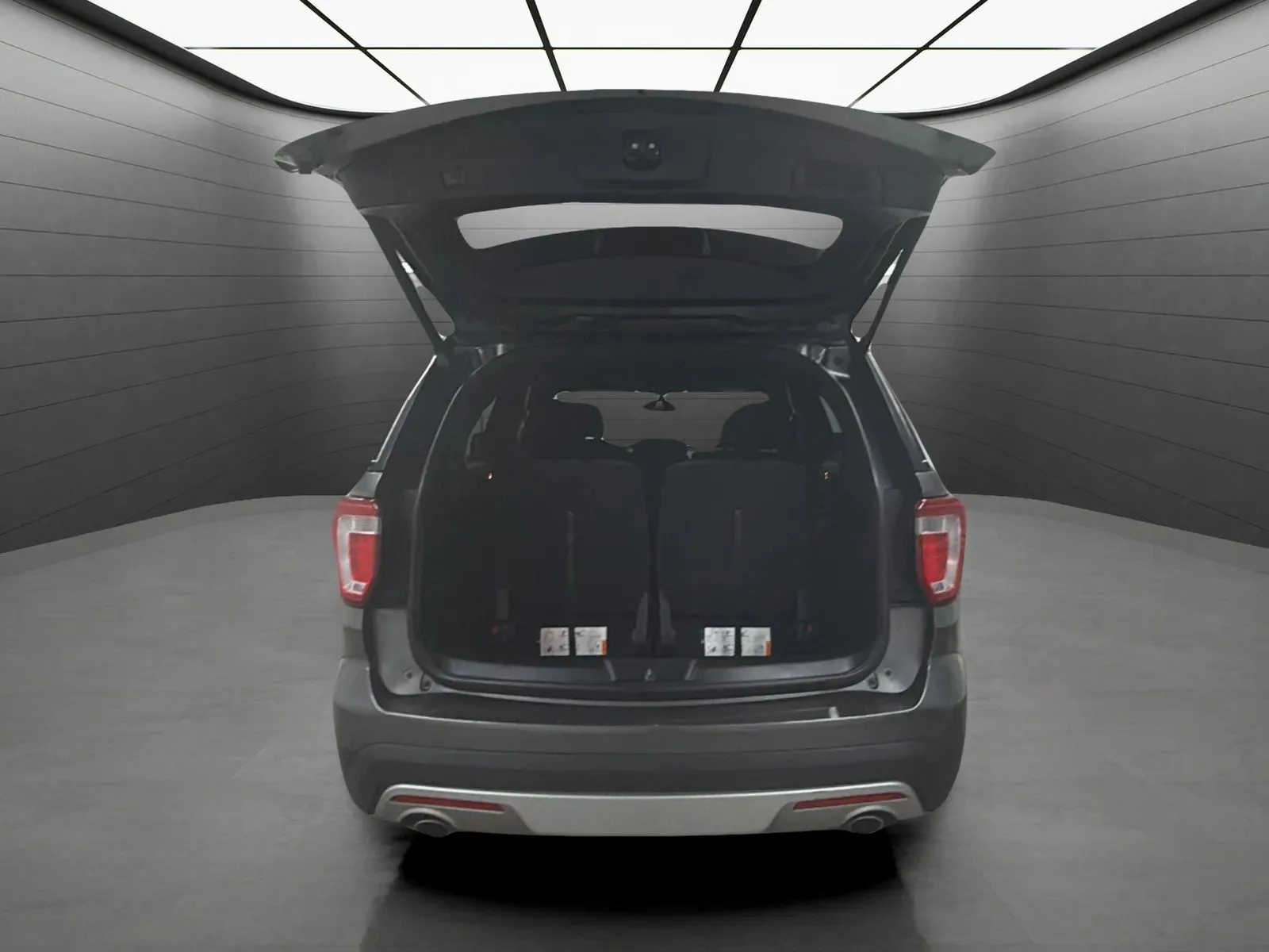 Ford Explorer photo 6