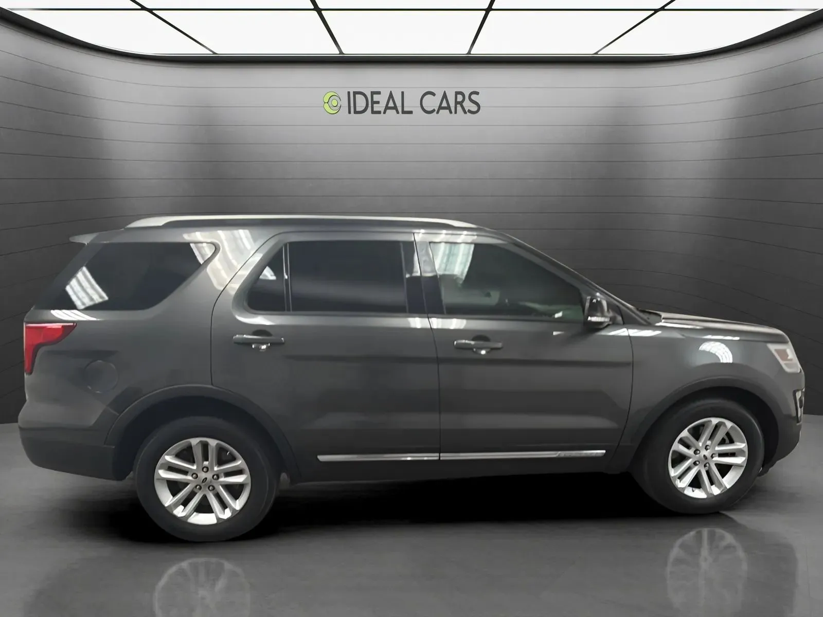 Ford Explorer photo 4