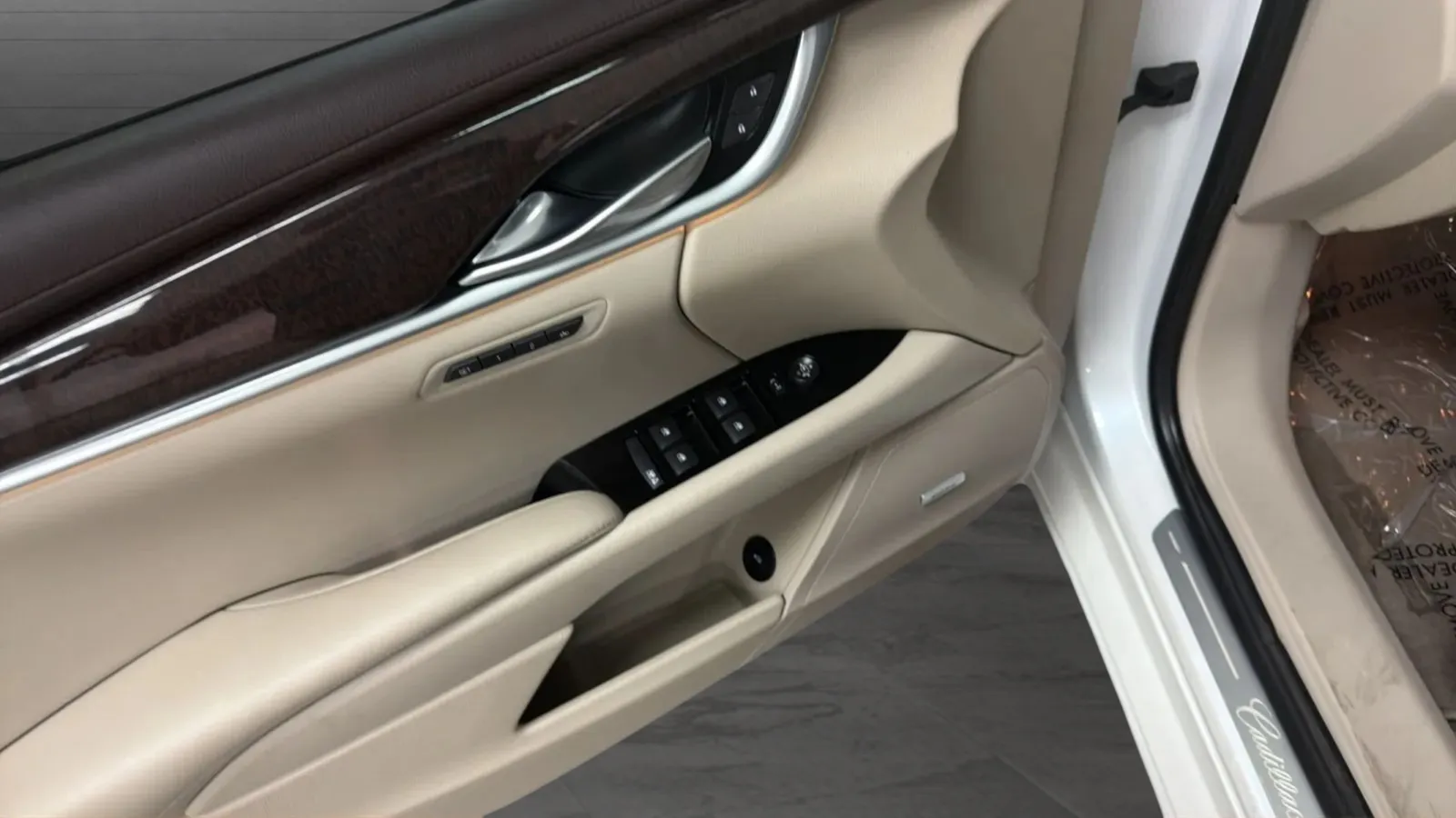 Cadillac XTS photo 17
