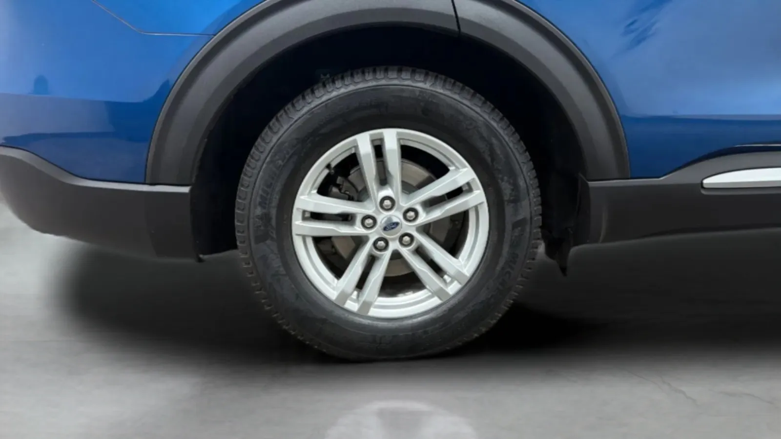 Ford Explorer photo 27